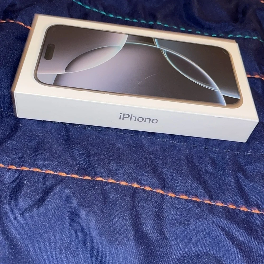 Apple iPhone 16 pro max box